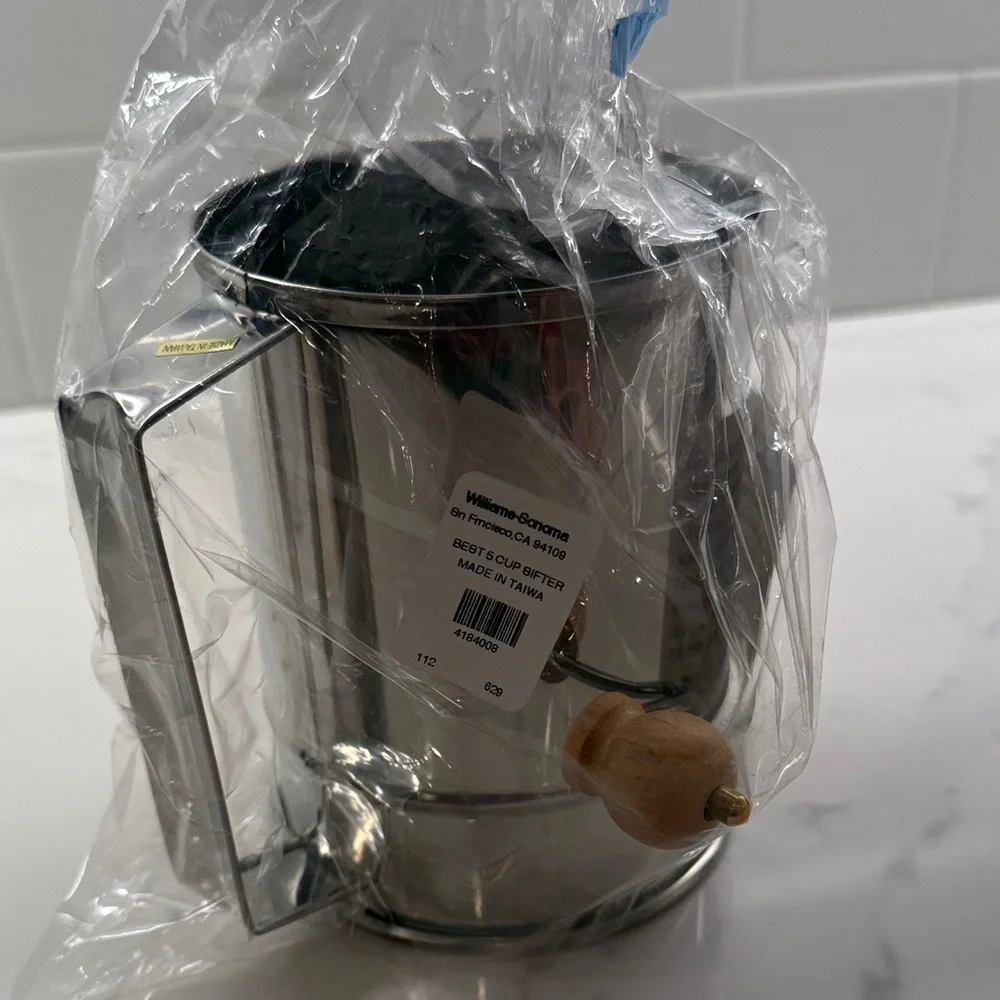 Williams Sonoma Stainless Steel Hand-Crank Sifter with Wooden Handle